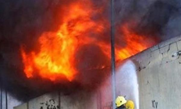 السيطرة على حريق بمخزن مطعم شهير بالفيوم دون إصابات