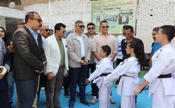   وزير الشباب والرياضة ومحافظ الجيزة يفتتحان حمام سباحة نُزل الشباب الدولي