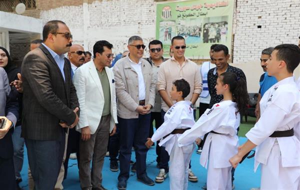 وزير الشباب والرياضة ومحافظ الجيزة يفتتحان حمام سباحة نُزل الشباب الدولي