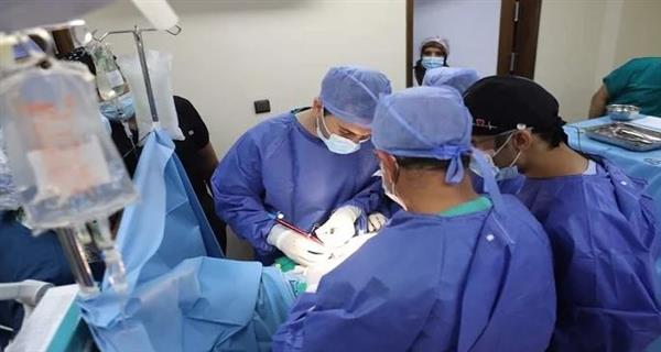 مستشفى جامعة قناة السويس ينجح في إجراء جراحة دقيقة لاستئصال جزء من القصبة الهوائية