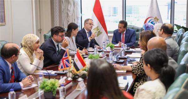 وزير الصحة يبحث مع سفير المملكة المتحدة لدى مصر الاستثمار في القطاع الصحي