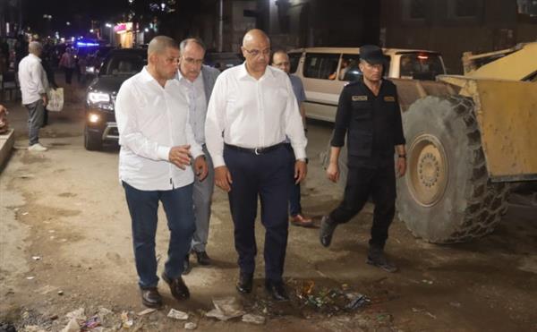 في جولة ميدانية مفاجأة.. محافظ القليوبية يتابع أعمال النظافة ورفع الإشغالات بمدينة الخانكة