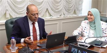   وزير العمل يوجه بتوفير فرص عمل للشباب