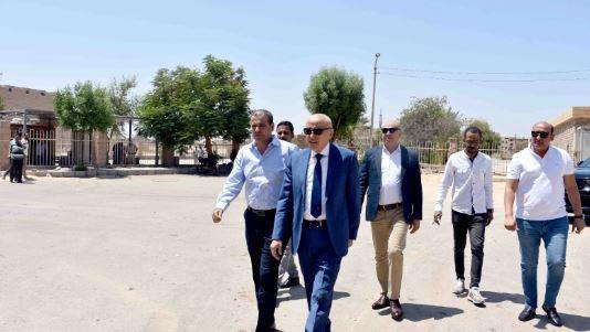 محافظ الأقصر يتفقد تطوير البنية التحتية ورفع الإشغالات بعدة مناطق