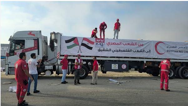 محافظ شمال سيناء يتابع دخول المساعدات إلى غزة لليوم الثاني على التوالي