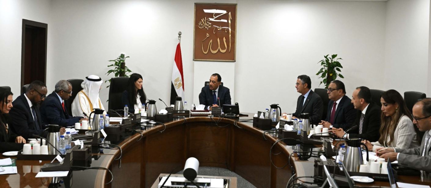 رئيس الوزراء يجتمع مع الرئيس التنفيذي للمؤسسة الدولية الإسلامية لتمويل التجارة