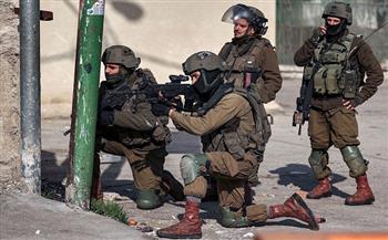  استشهاد شاب فلسطيني برصاص مستوطن إسرائيلي واعتقال 13 آخرين بالضفة الغربية
