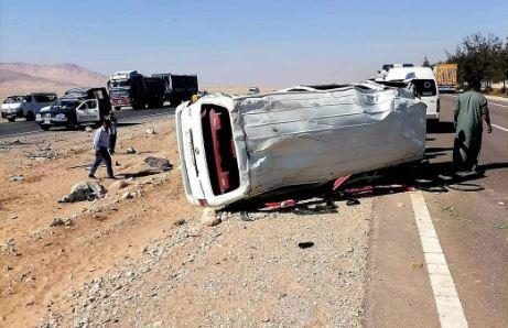 إصابة 5 أشخاص إثر انقلاب ميكروباص بأطفيح