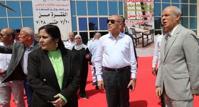 محافظ القاهرة يتفقد لجان استقبال الناخبين المشاركين بالتصويت في انتخابات مجلس الشيوخ