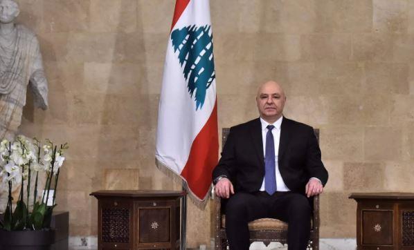 الرئيس اللبناني لدى وصوله إلى الجزائر: هذه الزيارة ستفتح آفاقاً جديدة للتعاون بين بلدينا الشقيقين