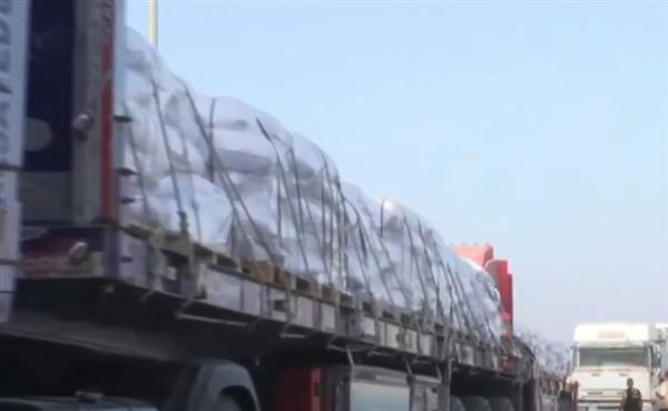 4000 طن مساعدات عبر قافلة "زاد العِزّة".. استمرار تدفق المساعدات المصرية إلى غزة
