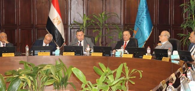 رئيس جامعة الإسكندرية يستعرض مستجدات التوسع بفرعى أبو ظبى وماليزيا