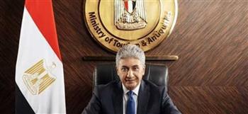   وزير السياحة يبحث مع أحد الشركات الصينية الرائدة سبل تطوير منتج السياحة النيلية