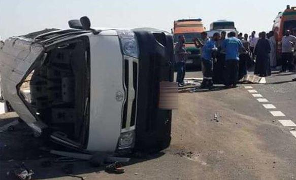 إصابة 19شخصا فى حادث انقلاب سيارة ميكروباص بصحراوى البحيرة