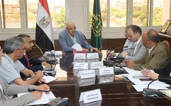 محافظ القليوبية يتابع معدلات مشروعات الطرق بشبرا الخيمة بالخانكة