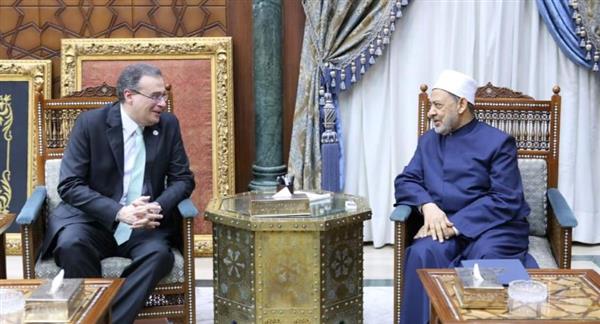شيخ الأزهر يبحث مع رئيس الجهاز المركزي للتنظيم والإدارة مراحل تنفيذ تعيين 40 ألف معلّم