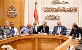  رئيس حماية المستهلك يلتقي برئيس وأعضاء الغرفة التجارية بالقاهرة لبحث خفض أسعار السلع