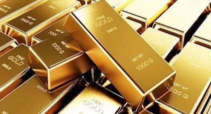الذهب يرتد من أدنى مستوى في شهر وسط تجدد حالة عدم اليقين التجاري