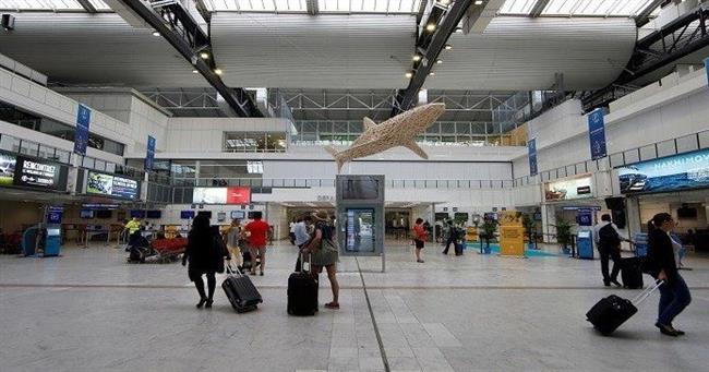 إلغاء مئات الرحلات الجوية في اليوم الثاني من إضراب مراقبي الحركة الجوية في فرنسا