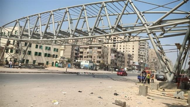 محافظ القليوبية : الانتهاء من تركيب الجسم المعدني لكوبري المشاة الجديد بمحور العصار