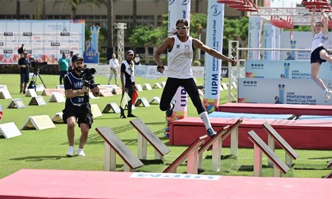 فريدة خليل وملك إسماعيل تتأهلان لنهائي كأس العالم للخماسي الحديث