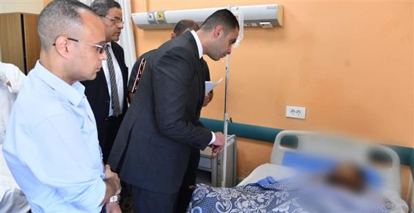 نائب وزير الصحة يطمئن على 9 مصابين بحادث المنوفية ويوجه بتعزيز الرعاية الطبية لهم