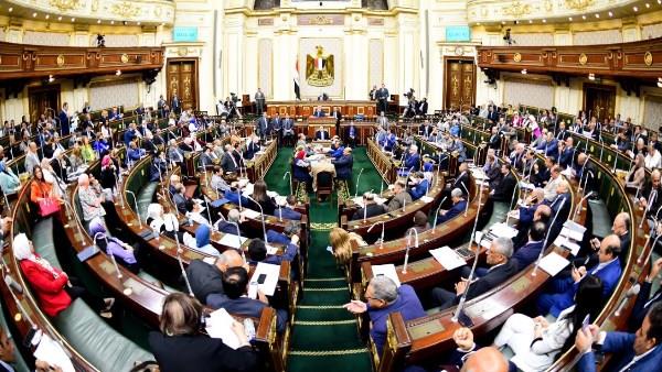 النواب يستكمل مناقشة قانون المهن الطبية اليوم