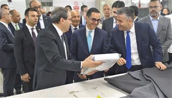 وزير الاستثمار يشارك وضع حجر الأساس بشركة KCG للمنسوجات بالعاشر من رمضان