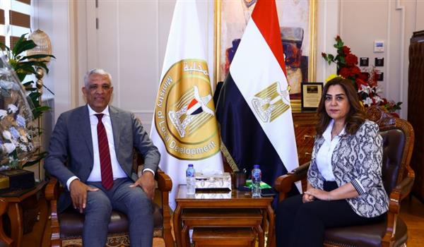 وزيرة التنمية المحلية تلتقي وكيل لجنة الإدارة المحلية بمجلس النواب