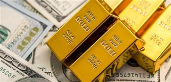   تراجع أسعار الذهب مع استقرار الدولار 