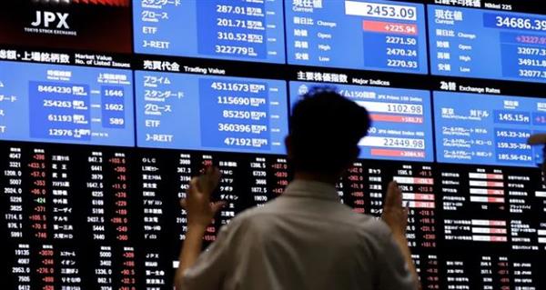 الأسواق الآسيوية تتراجع بعد تهديدات ترامب بفرض رسوم على دول "بريكس"
