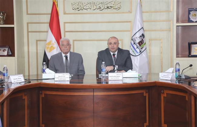 محافظ بني سويف يعقد اجتماعا مع المجلس التنفيذي بحضور مستشار الرئيس 