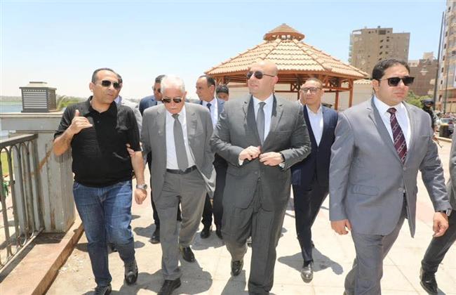 محافظ بني سويف يصطحب مستشار رئيس الجمهورية في جولة بالممشى السياحي