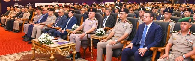 الفريق أحمد خليفة يشهد فعاليات اليوم العلمى للكلية الفنية العسكرية