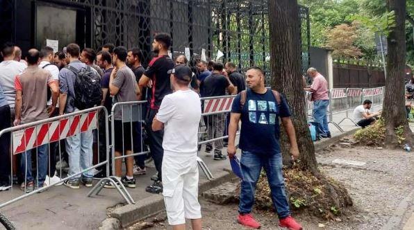 لجان الاقتراع في إيطاليا تستقبل الناخبين للتصويت في انتخابات مجلس الشيوخ