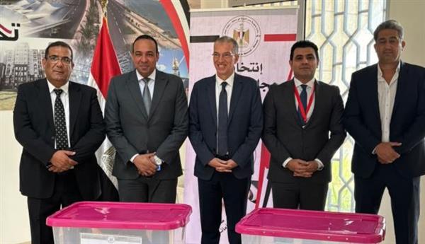 " انزل شارك من أجل مصر" شعار الجالية المصرية بسلطنة عمان فى انتخابات مجلس الشيوخ