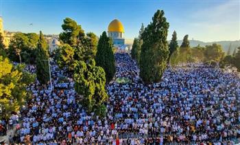   ‎40 ألفا يؤدون صلاة الجمعة في المسجد الأقصى المبارك