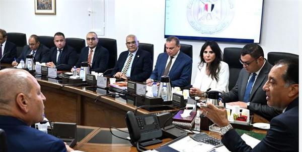 رئيس الوزراء يتابع مشروعات إعادة إحياء "وسط البلد" و"القاهرة الخديوية"