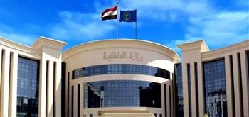   الداخلية تعلن إحالة ضابط شرطة للتحقيق لاعتدائه على عامل بنادي القضاة النهري
