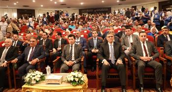   وزير الرياضة ومحافظ الجيزة يشهدان حفل ختام مهرجان إبداع لأعضاء مراكز الشباب