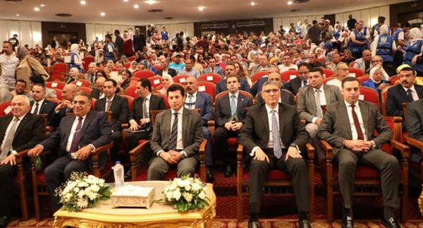 وزير الرياضة ومحافظ الجيزة يشهدان حفل ختام مهرجان إبداع لأعضاء مراكز الشباب