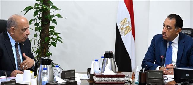مدبولي يؤكد متابعة توفير الكهرباء لمشروعات الدلتا الجديدة