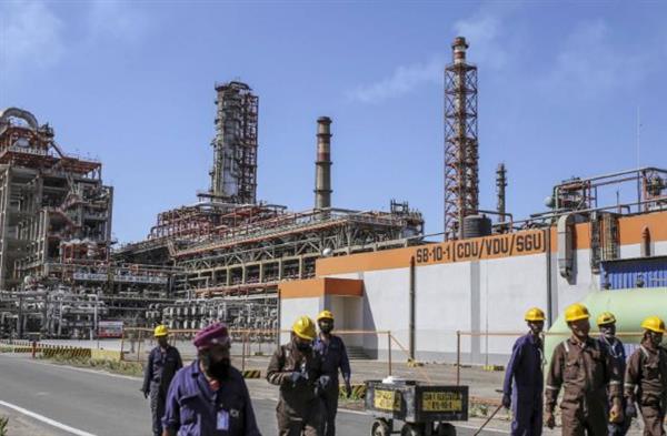 المصافي الهندية تتجه نحو النفط النيجيري في مواجهة رسوم ترامب