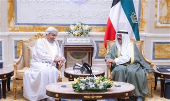   أمير الكويت يستقبل وزير الداخلية العماني في إطار زيارته للبلاد  ​
