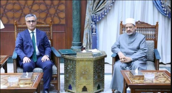 براح يشيد بمواقف الإمام الأكبر ويؤكد اعتزاز بلاده بالأزهر الشريف