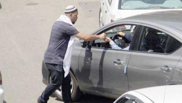 تجديد حبس سايس قام بفرض رسوم مالية بالإكراه على أحد الأشخاص