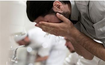 حكم الوضوء لكل صلاة لمن يعاني عذرًا دائمًا؟.. أمين الفتوى يجيب 