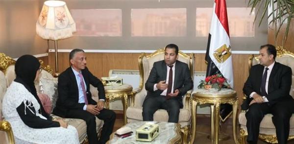 رئيس جامعة جنوب الوادي يستقبل وفد بنك فيصل الإسلامي لبحث أوجه التعاون المشترك