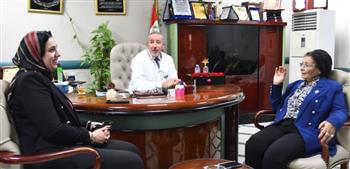   نائب وزير الصحة تلتقي مدير معهد دمنهور التعليمي لبحث حوكمة الولادات القيصرية