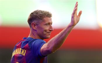  ليفاندوفسكي يرفض عرضًا خياليًا للرحيل عن برشلونة
